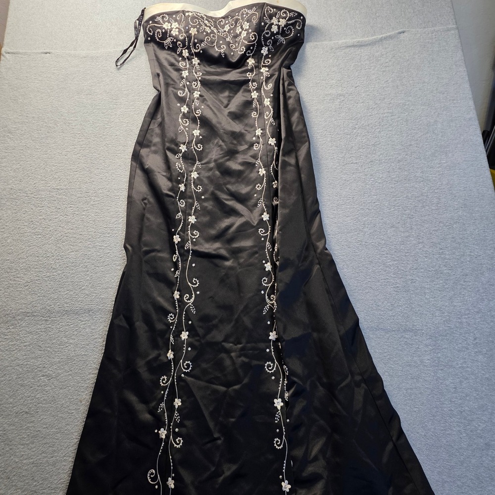Prom Dress Womens Size 6 Black Strapless Embroidered Formal Niki Livas Gown Ball